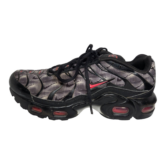 Nike Air Max Plus Youth GS 6.5Y Active Sneaker Black University Red DJ4622-001 - Picture 3 of 7